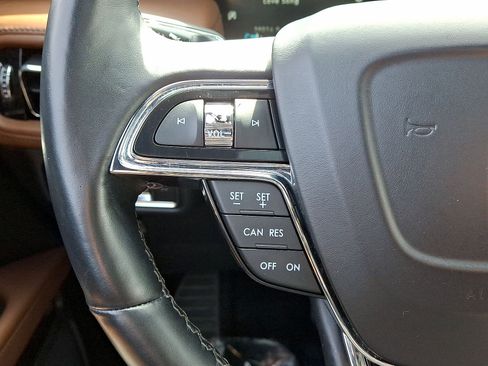 Used 2022 Lincoln Nautilus Reserve w/ Luxury Package AWD/4WD image 17