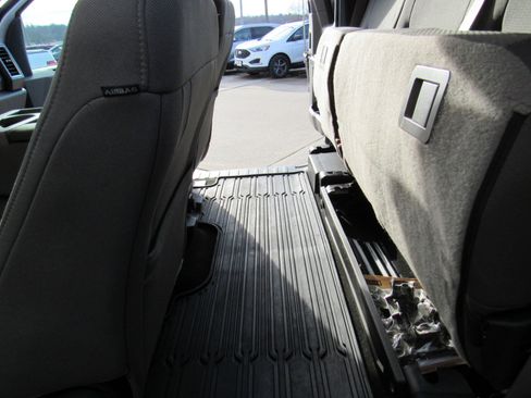 Used 2017 Ford F250 XLT w/ XLT Premium Package image 31