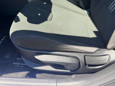 Used 2023 Hyundai Elantra SEL w/ Convenience Package FWD image 18
