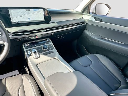 Used 2025 Hyundai Palisade SEL FWD image 23
