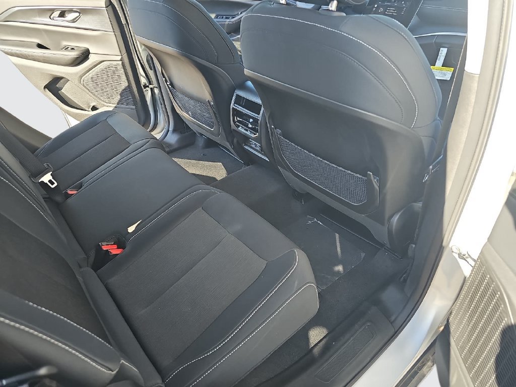 Used 2023 Jeep Grand Cherokee Laredo X AWD/4WD image 11