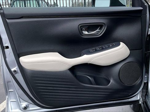 Certified 2025 Honda HR-V LX image 25