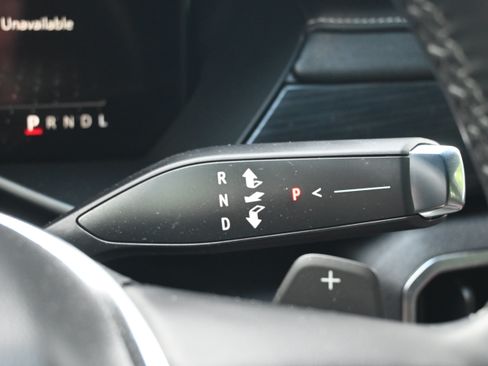 Used 2025 GMC Acadia Elevation FWD image 25