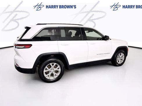 Used 2023 Jeep Grand Cherokee Limited w/ Luxury Tech Group II AWD/4WD image 33