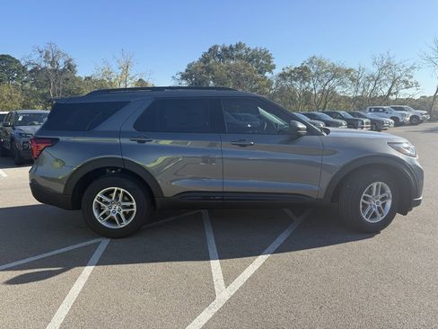 New 2026 Ford Explorer Active image 7