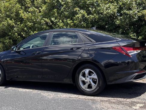 Used 2021 Hyundai Elantra SE image 5