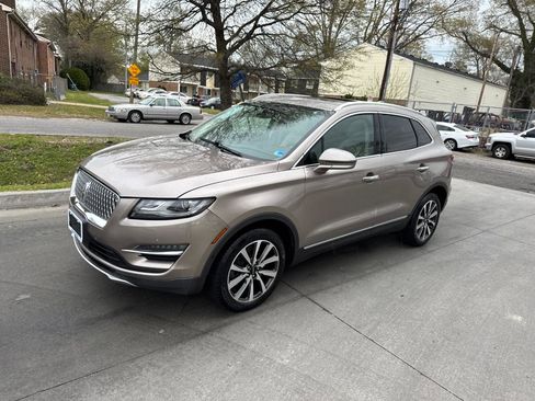Used 2019 Lincoln MKC Reserve image 6