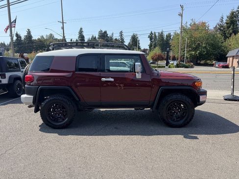 Used 2011 Toyota FJ Cruiser 4WD w/ Convenience Pkg image 11