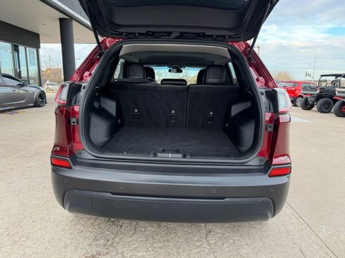 Used 2020 Jeep Cherokee Latitude Plus image 8