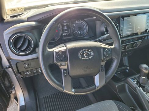 Used 2021 Toyota Tacoma TRD Off-Road w/ Technology Package AWD/4WD image 26