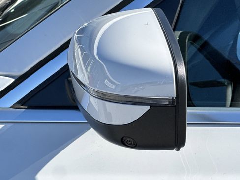 New 2026 BMW 330i Sedan w/ Premium Package image 34