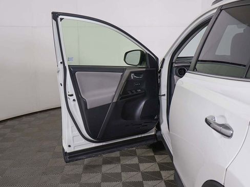 Used 2018 Toyota RAV4 Limited w/ Advanced Technology Package image 20