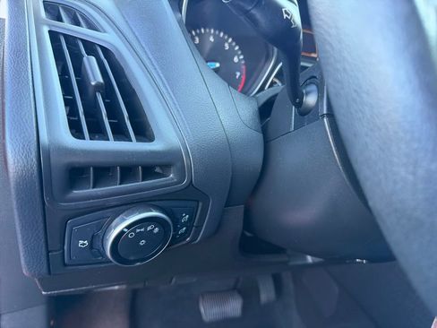 Used 2016 Ford Focus SE image 27