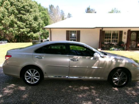 Used 2010 Lexus ES 350 FWD image 3