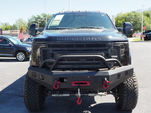 Used 2017 Ford F350 Platinum w/ Platinum Ultimate Package AWD/4WD image 2