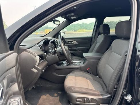 Used 2023 Chevrolet Traverse LT FWD image 7