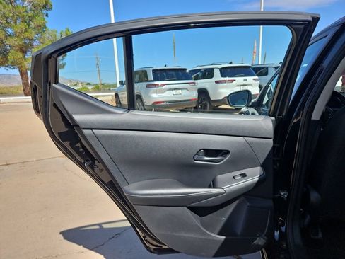 Used 2024 Nissan Sentra SV FWD image 13