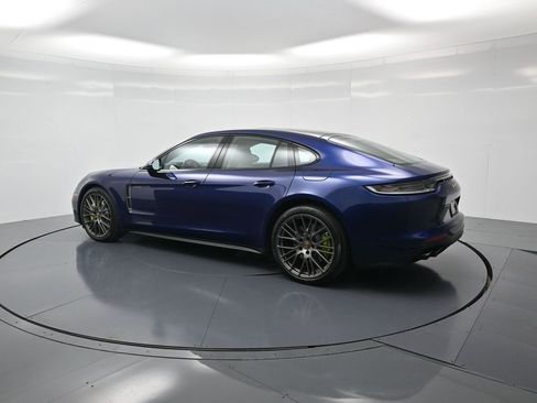 Used 2022 Porsche Panamera 4 image 3