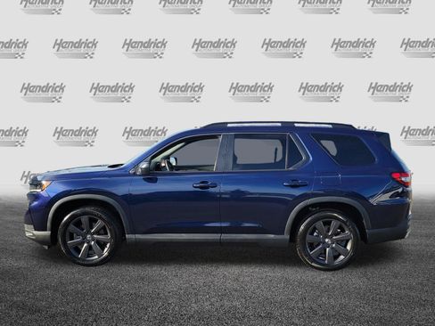 Used 2025 Honda Pilot Sport image 4