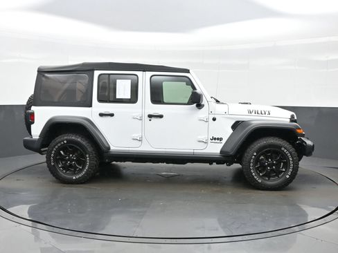 Used 2022 Jeep Wrangler Unlimited Sport AWD/4WD image 10