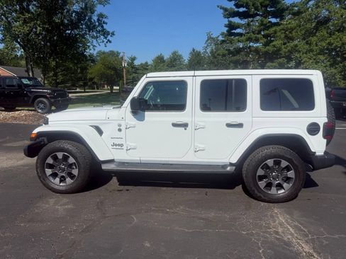 Certified 2019 Jeep Wrangler Unlimited Sahara AWD/4WD image 8