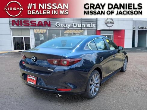 Used 2024 MAZDA MAZDA3 s FWD image 7