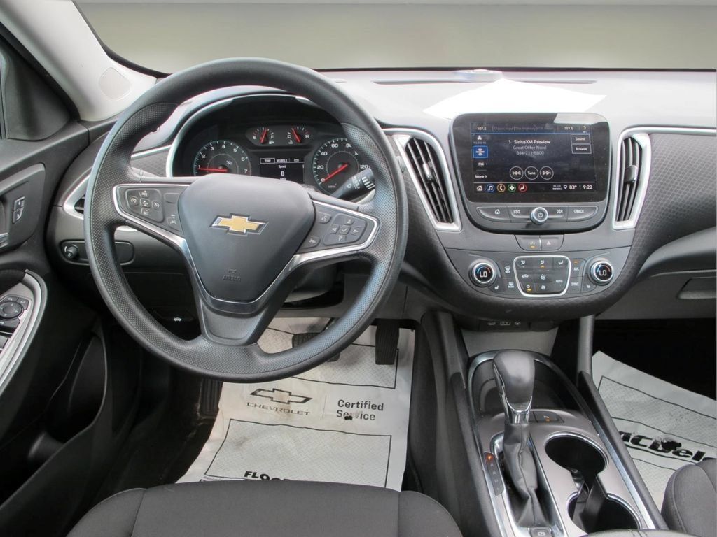 Used 2025 Chevrolet Malibu LT FWD image 22