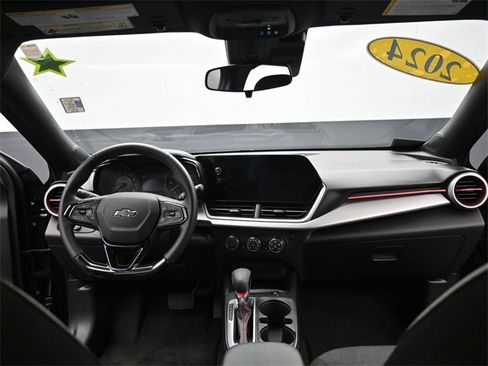 Used 2024 Chevrolet Trax RS w/ Driver Confidence Package image 28