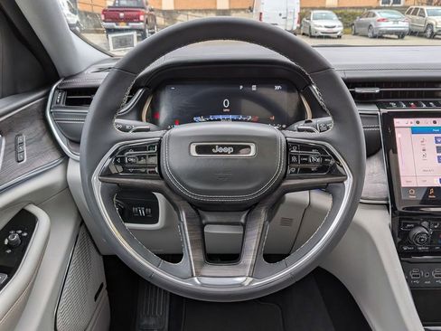 Certified 2023 Jeep Grand Cherokee L Overland image 16