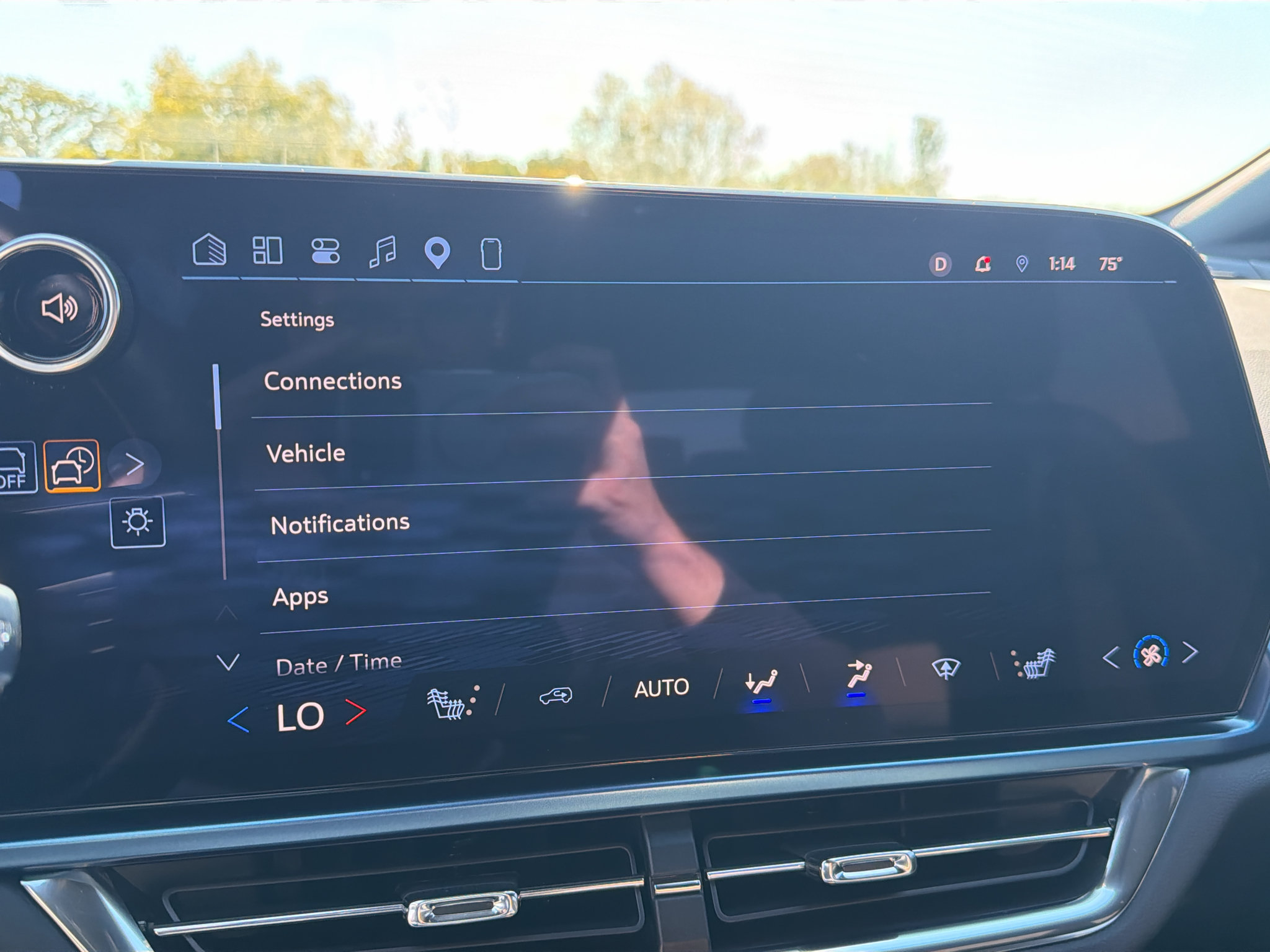 Used 2025 Chevrolet Equinox EV LT w/ LPO, Blackout Package FWD image 25
