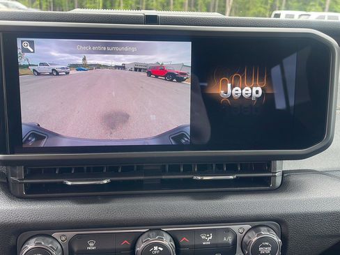 New 2026 Jeep Gladiator Willys AWD/4WD image 19