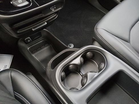 New 2026 Chrysler Pacifica Select image 22