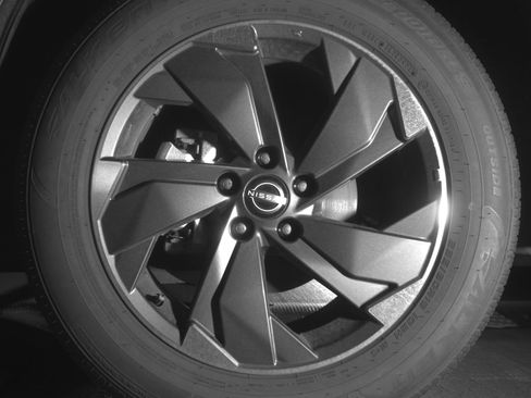 Used 2025 Nissan Rogue SV FWD image 12
