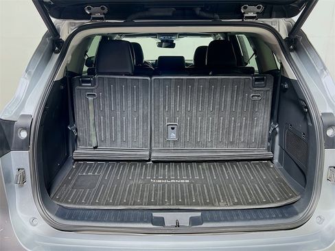 Used 2023 Toyota Highlander Limited image 23