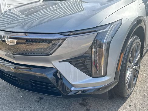 Used 2025 Cadillac Optiq Sport 2 AWD/4WD image 10