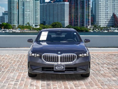 Used 2024 BMW 530i RWD image 2