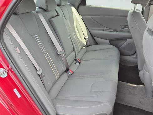 Used 2026 Hyundai Elantra SEL Sport FWD image 16