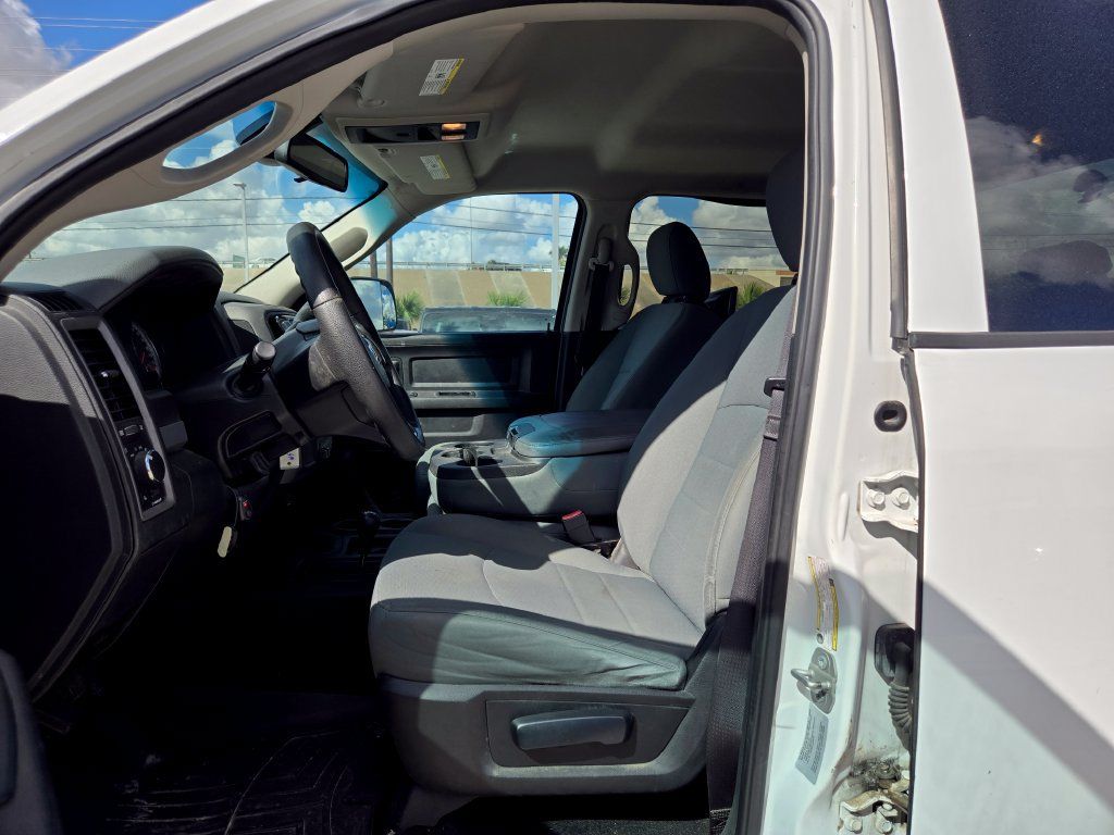 Used 2016 RAM 2500 Tradesman w/ Chrome Appearance Group AWD/4WD image 9