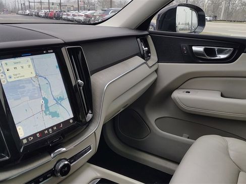 Certified 2023 Volvo XC60 B5 Plus w/ Climate Package image 23