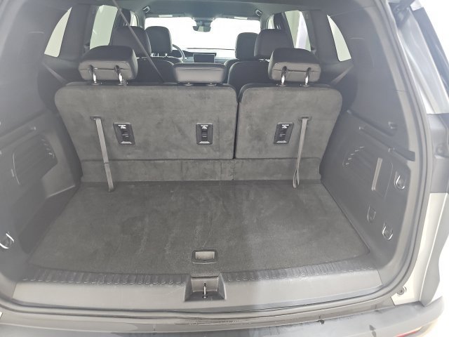 Used 2026 GMC Acadia Elevation w/ Elevation Premium Package FWD image 5