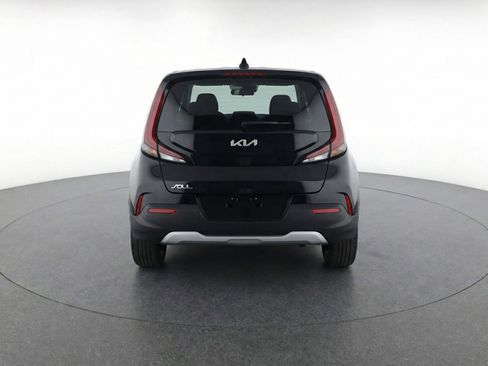 Used 2025 Kia Soul LX w/ LX Technology Package FWD image 7