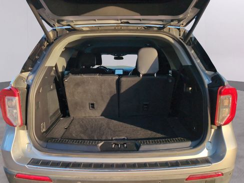 Used 2022 Ford Explorer Limited w/ Equipment Group 301A image 9