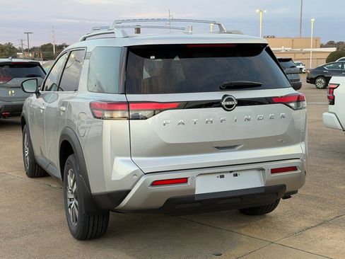 New 2025 Nissan Pathfinder SL image 9
