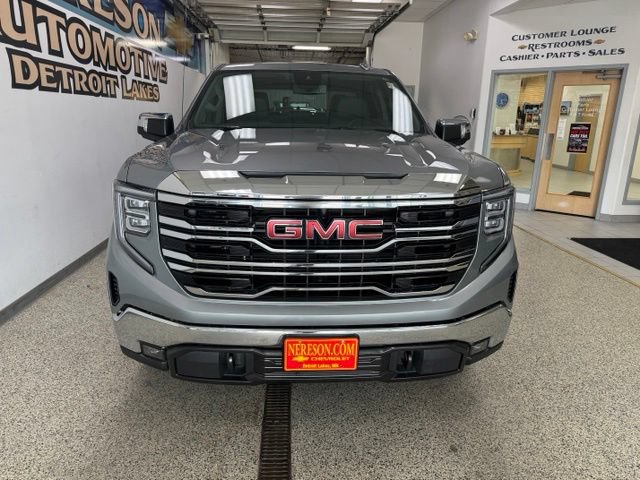 Used 2025 GMC Sierra 1500 SLT AWD/4WD image 3