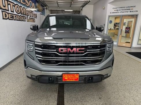 Used 2025 GMC Sierra 1500 SLT AWD/4WD image 3