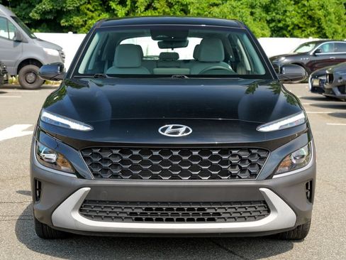 Used 2023 Hyundai Kona SE FWD image 2