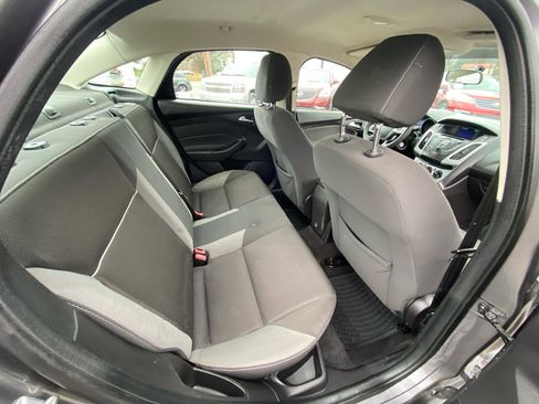 Used 2013 Ford Focus SE FWD image 10