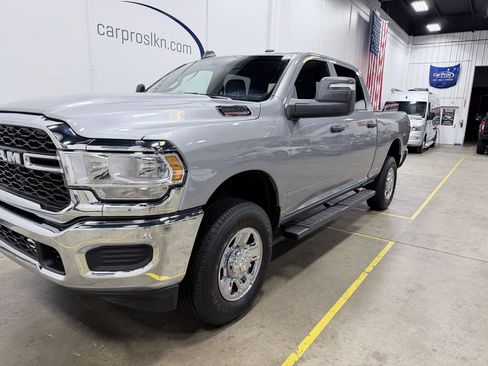 Used 2024 RAM 2500 Tradesman w/ Chrome Appearance Group AWD/4WD image 18