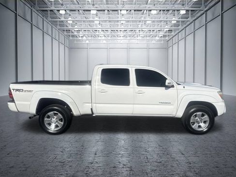 Used 2015 Toyota Tacoma 4x4 Double Cab w/ TRD Sport Package image 6