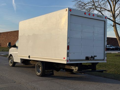 Used 2019 GMC Savana 3500 G3500 159 in. w/ Power Convenience Package image 4